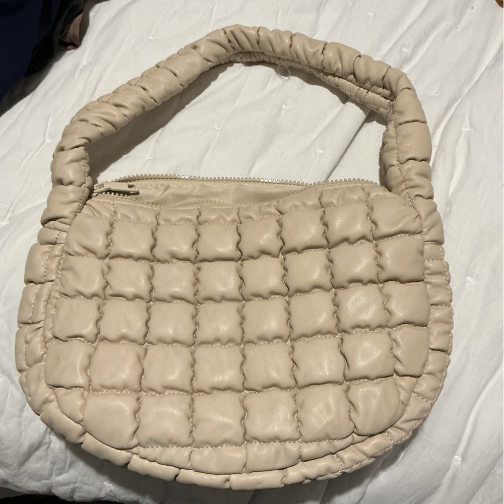 Elegant Cream Quilted puffer  Antik Kraft Women's Bag